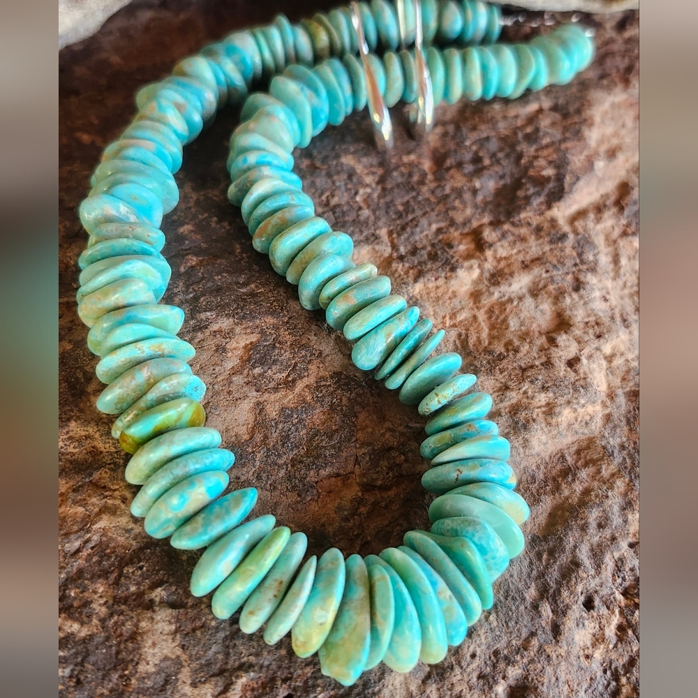 Turquoise Beaded Necklace - Picture 9 of 16